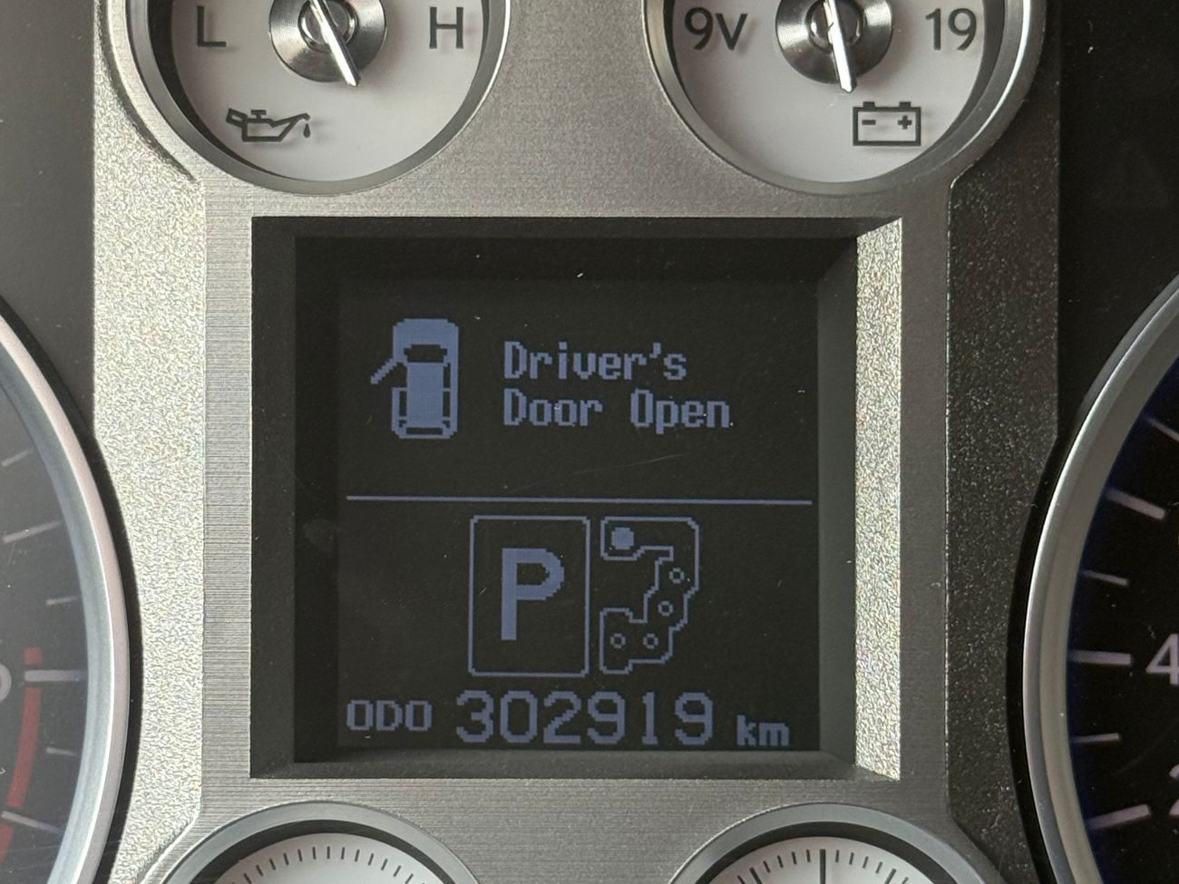 لكزس LX 570 full option 5.7L