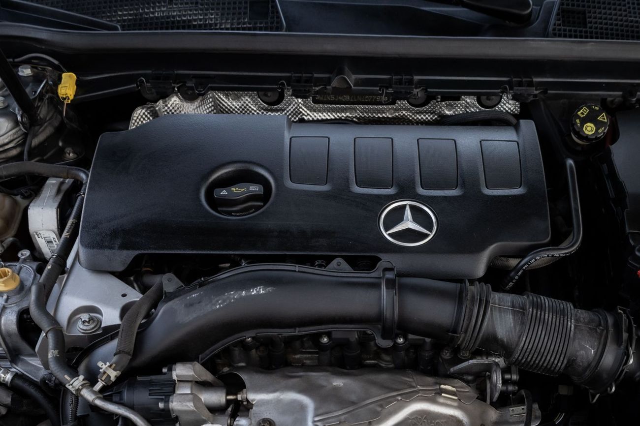 Mercedes-Benz CLA 250 Std 2.0L (224 HP)