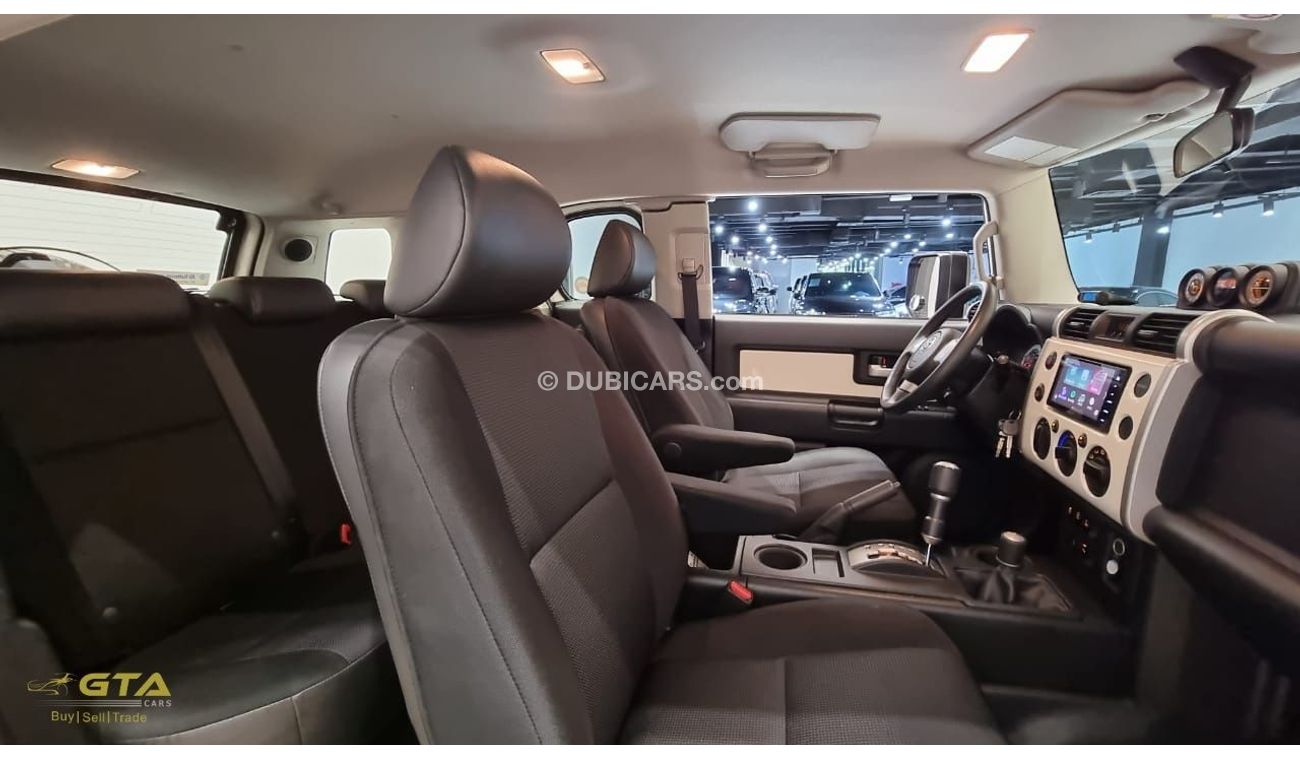 تويوتا إف جي كروزر 2014 Toyota FJ Cruiser GXR, Full Service History, GCC