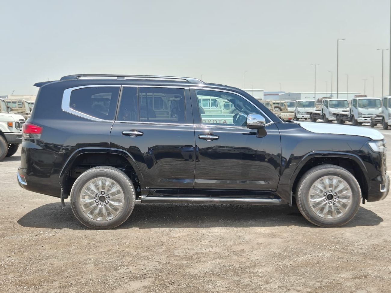 Toyota Land Cruiser 2025 Toyota Land Cruiser LC300 VXR 3.5L V6 Twin Turbo Petrol A/T 4WD (Africa only)