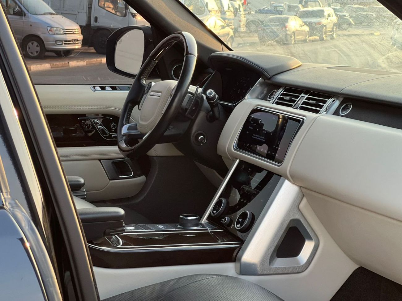 لاند روفر رينج روفر 2020 Land Rover - Range Rover Vogue HSE - 3.0L V6 Full Option Very Well Maintained -