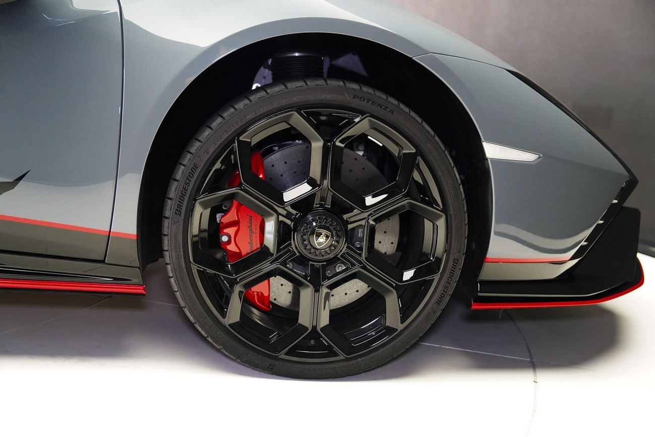 Lamborghini Huracan Tecnica 60th Anniversary 1 of 60