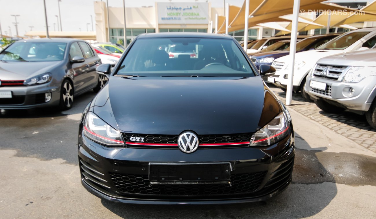 فولكس واجن جولف GTI