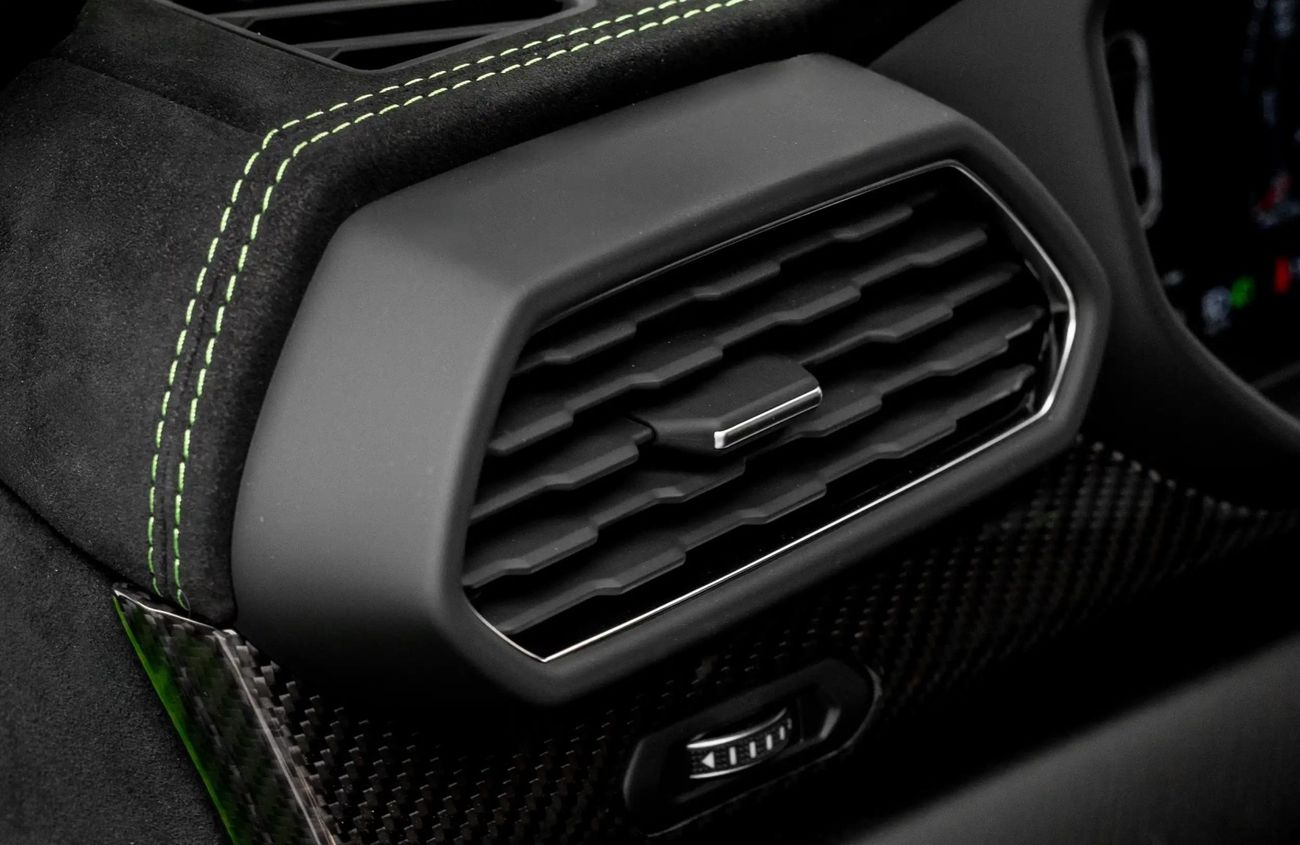 Lamborghini Urus 4.0L V8 Twin-Turbocharged Engine