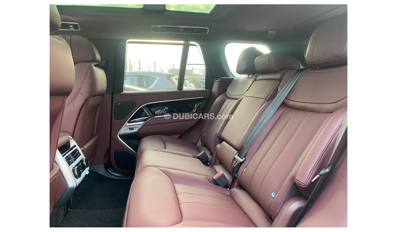 Land Rover Range Rover GOLD COLOR GCC SPEC UNDER WARRANTY AND SERVICE