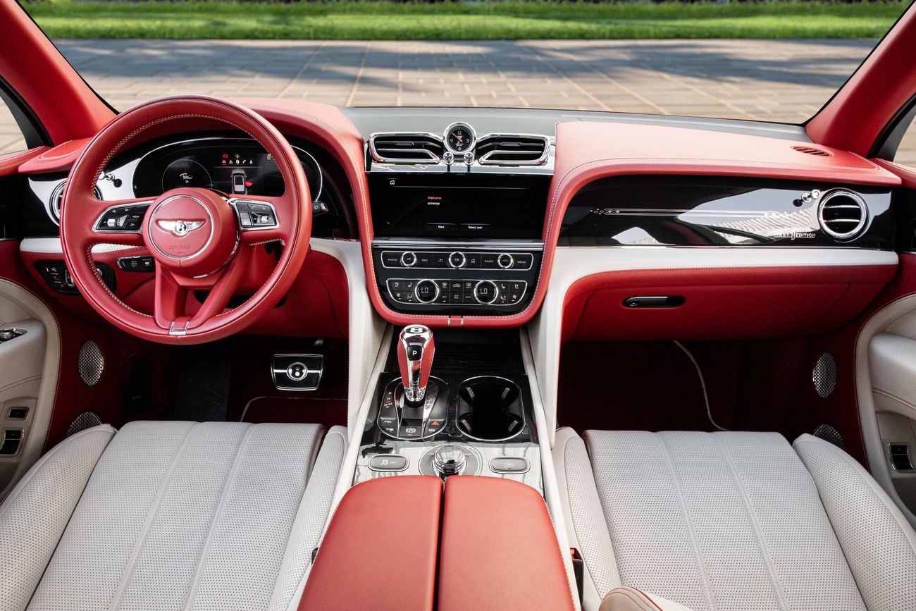 Bentley Bentayga Bentayga | 16,842 P.M | 0% Downpayment | Bentayga Azure | Bentley Warranty!