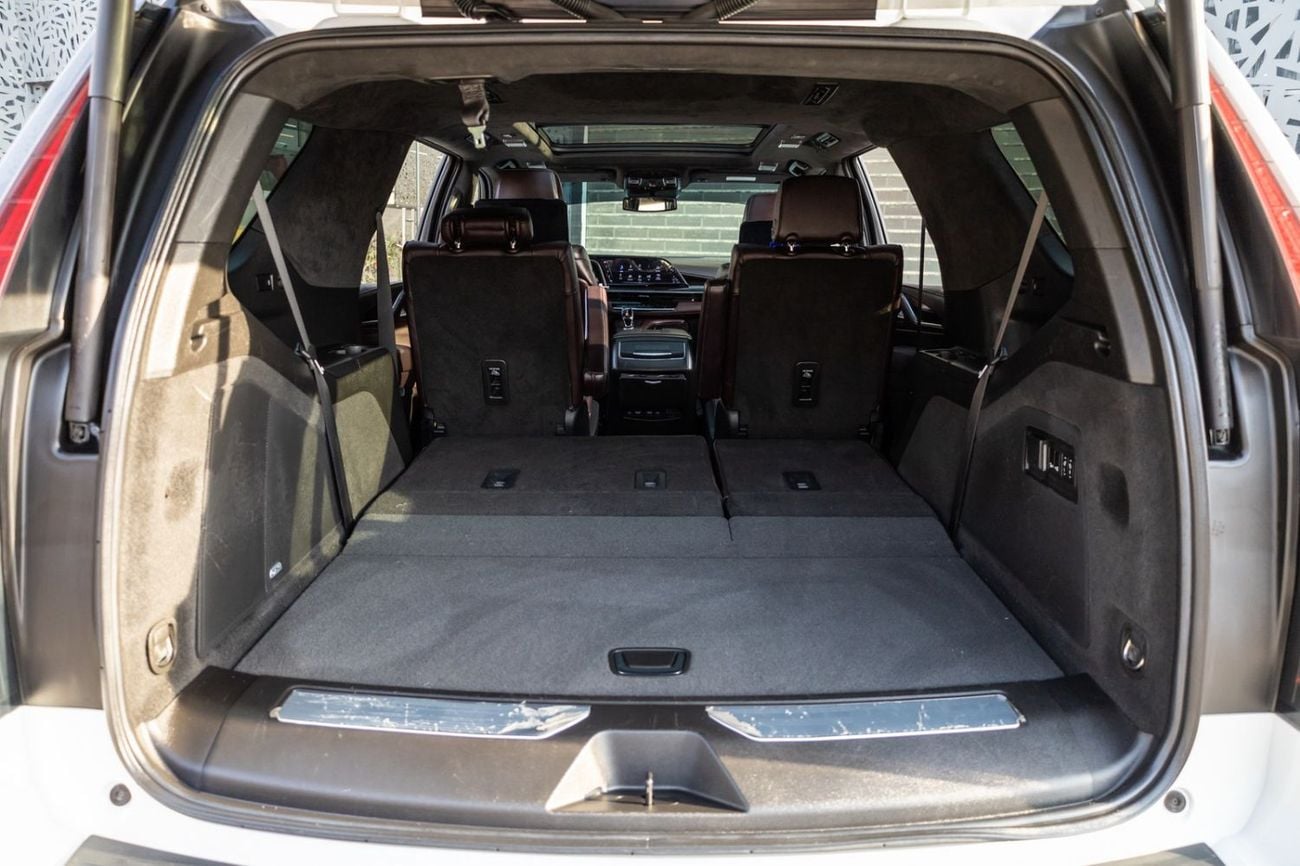Cadillac Escalade SPORT PLATINUM Cadillac Escalade 2023 European Specs | Warranty