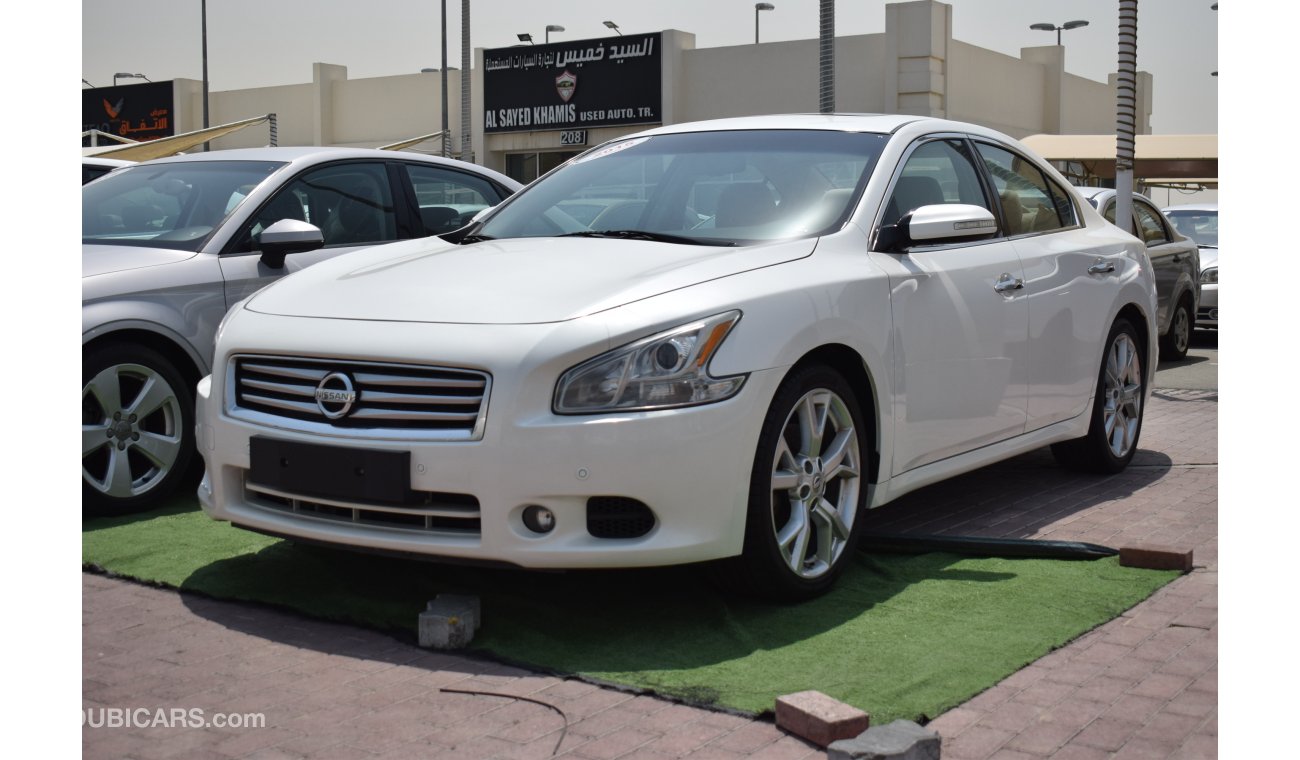 Nissan Maxima 2015 WHITE NUMBER 2 GCC NO ACCIDENT NO ACCIDENT PERFECT