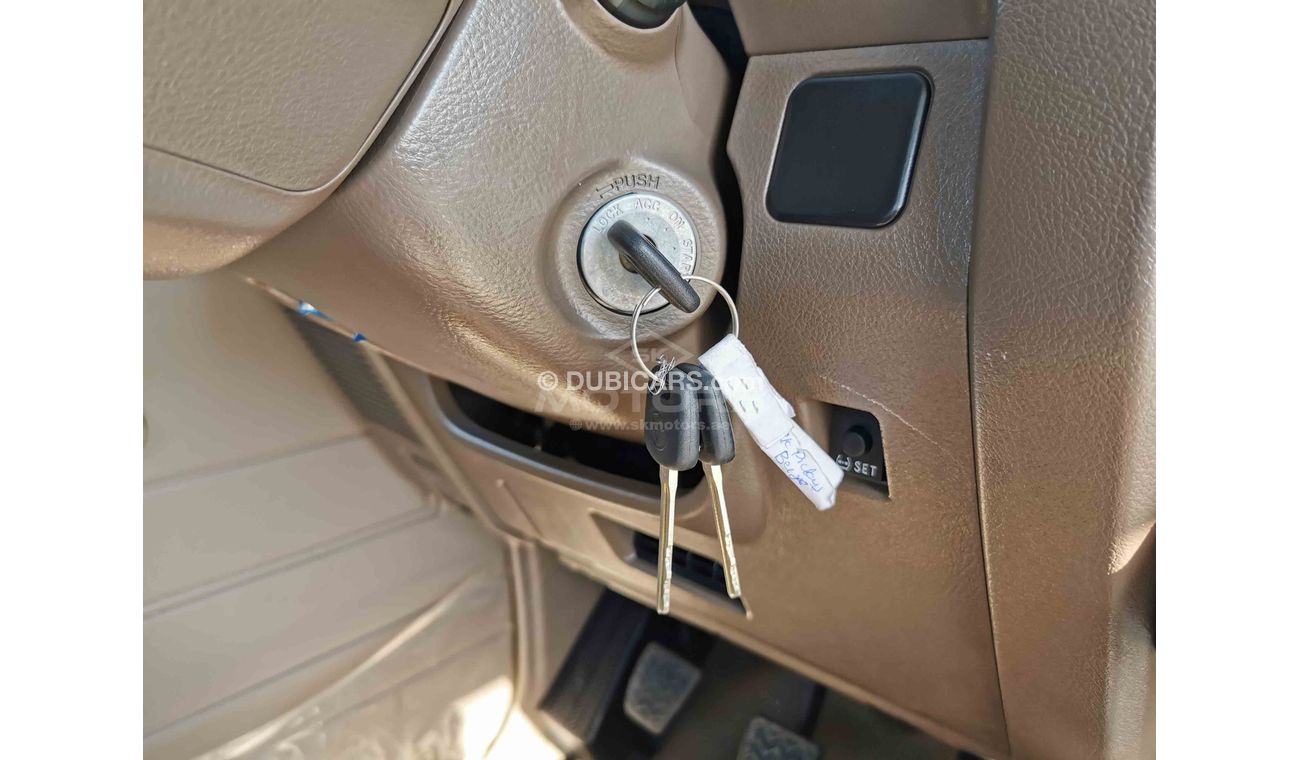 Toyota Land Cruiser Pick Up 4.0L PETROL, 16" TYRE, BASIC VERSION, SPECIAL PRICE (CODE # LCSC02)