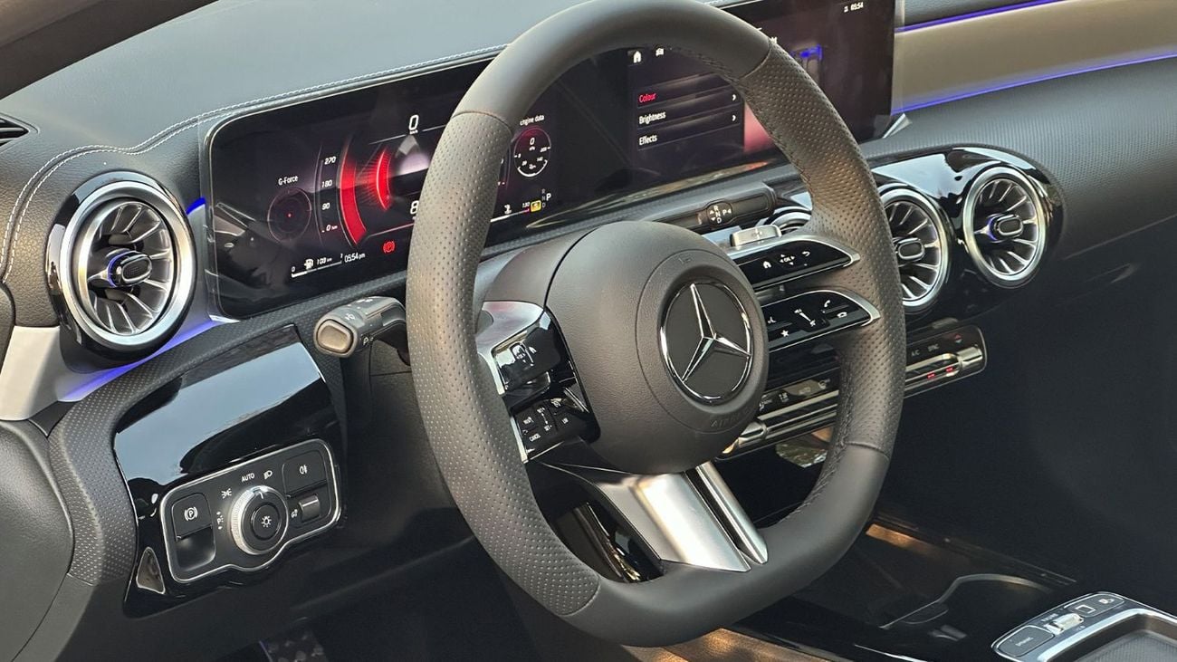 مرسيدس بنز CLA 200 2026 Full options AMG Package 0 km Agency Warranty