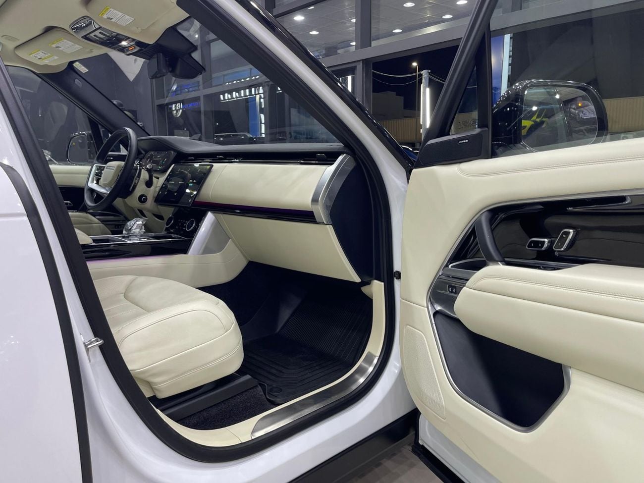 Land Rover Range Rover First Edition P400 3.0L