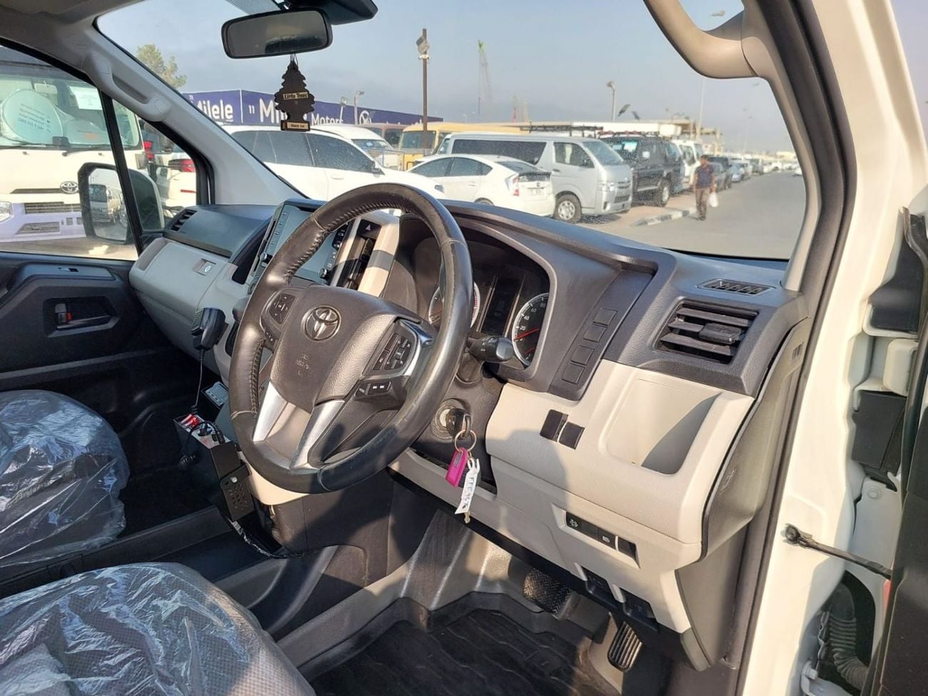 تويوتا هاياس TOYOTA HIACE COMMUTER AMBULANCE VAN RHD 2020 MODEL 2.8 L DIESEL AUTOMATIC(PM19152)