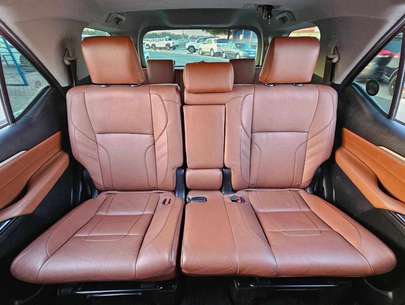 تويوتا فورتونر VXR V6/ 4WD/ AUTO TRUNK/ TRIPTONIC/ DVD/ HEAD REST/ LEATHER/ LOT# 31141