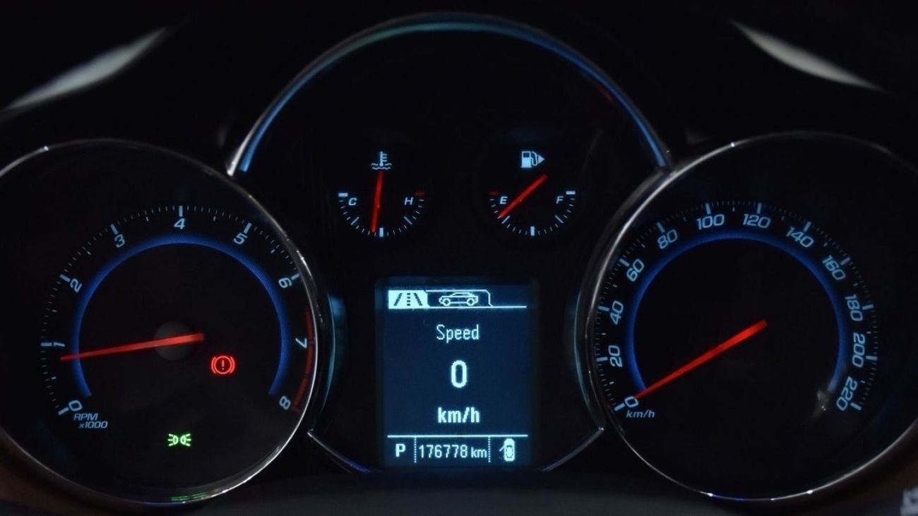 Chevrolet Cruze EXCELLENT DEAL for our Chevrolet Cruze LT ( 2017 Model ) in Grey Color GCC Specs