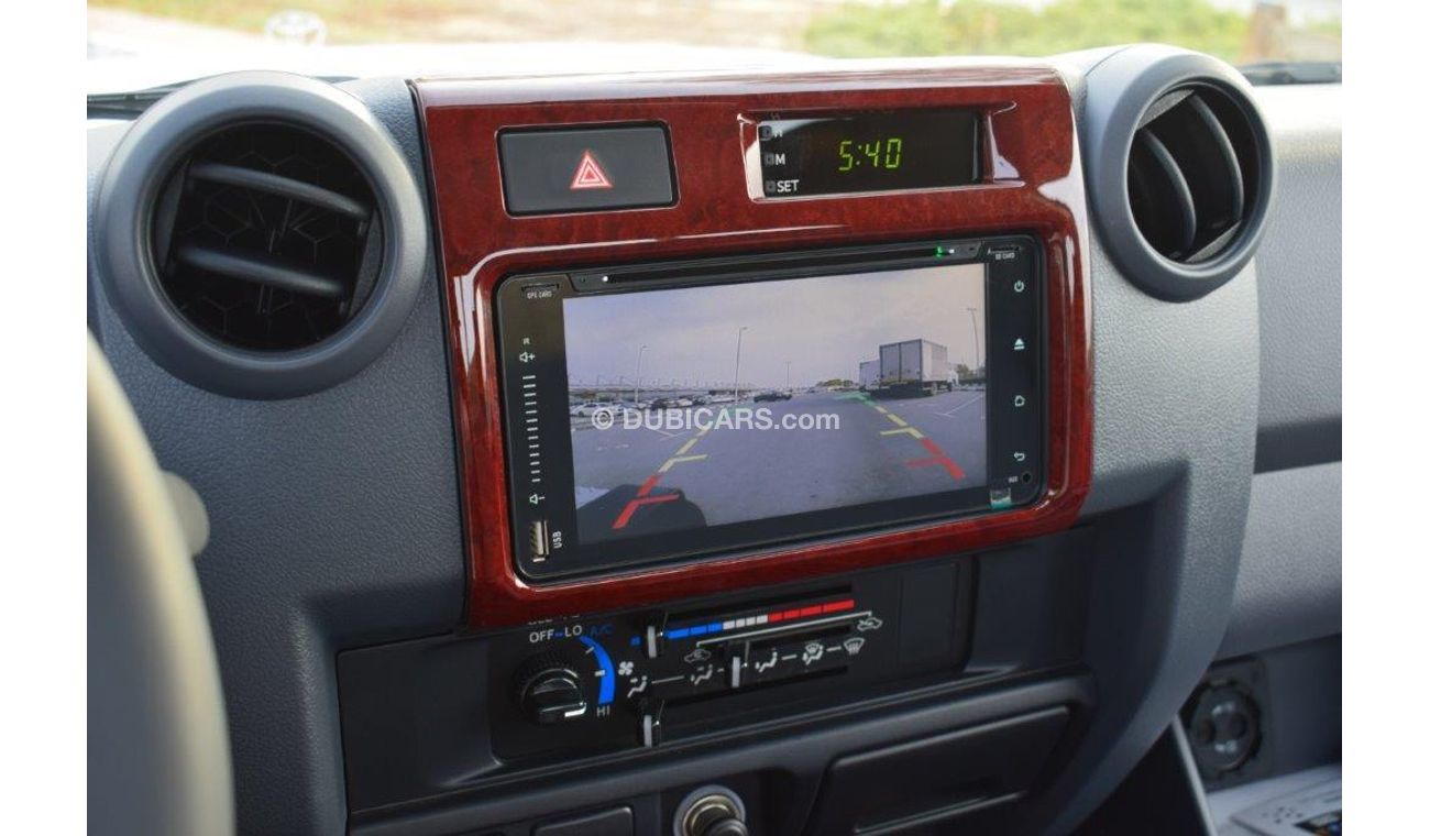 Toyota Land Cruiser Pick Up SC LX V6 4.0L Petrol MT With Diff.Lock