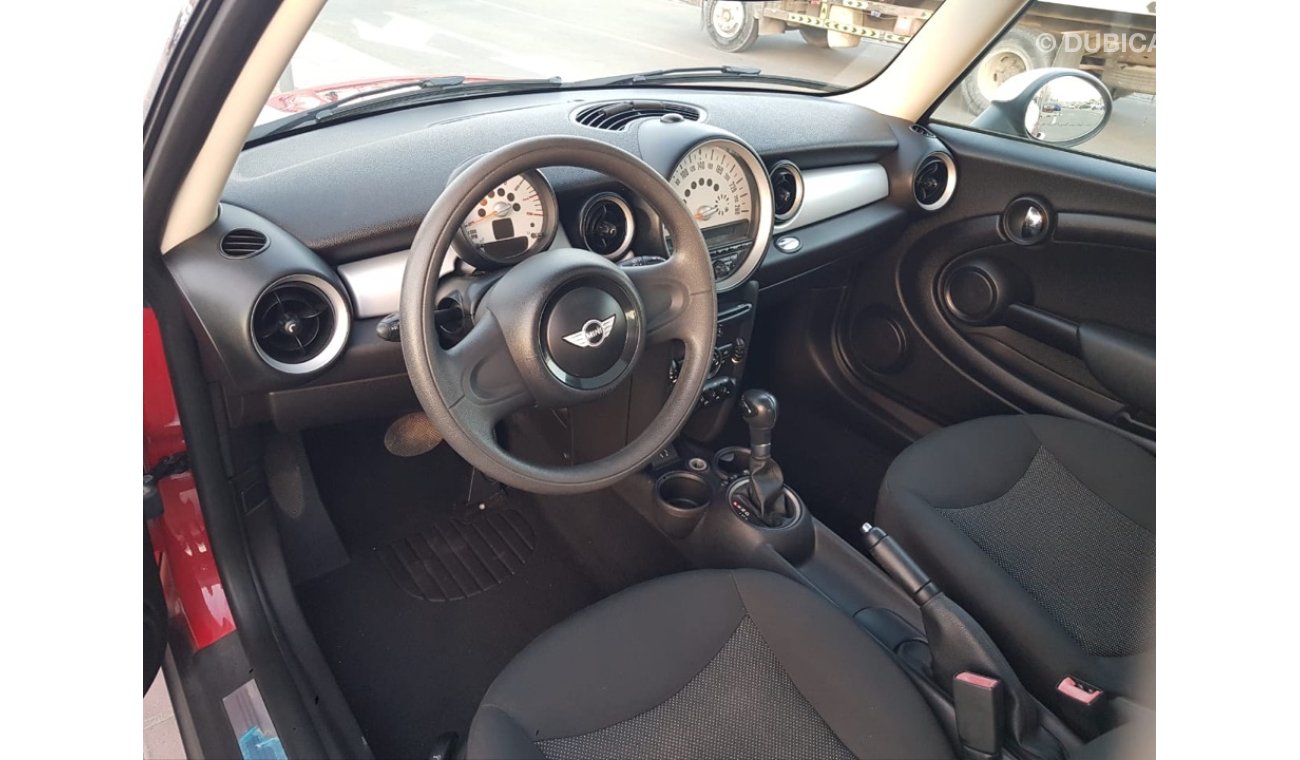 Mini Cooper Mini copper model 2013 GCC car prefect condition full service full option low mileage