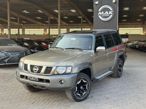 Nissan Patrol Super Safari SUPER SAFARI / VTC 4.8L V6 / FULL OPTION / SUNROOF / DIFF LOCK / LEATHER / SUPER CLEAN