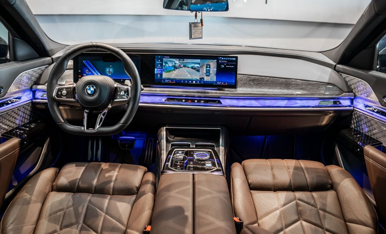 BMW 740Li 2023 BMW 740i, 2028 BMW Warranty + Service Contract, Low KMs, GCC