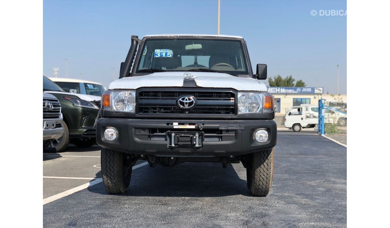 تويوتا لاند كروزر بيك آب TOYOTA LAND CRUISER PICKUP DC 4.0L PTR