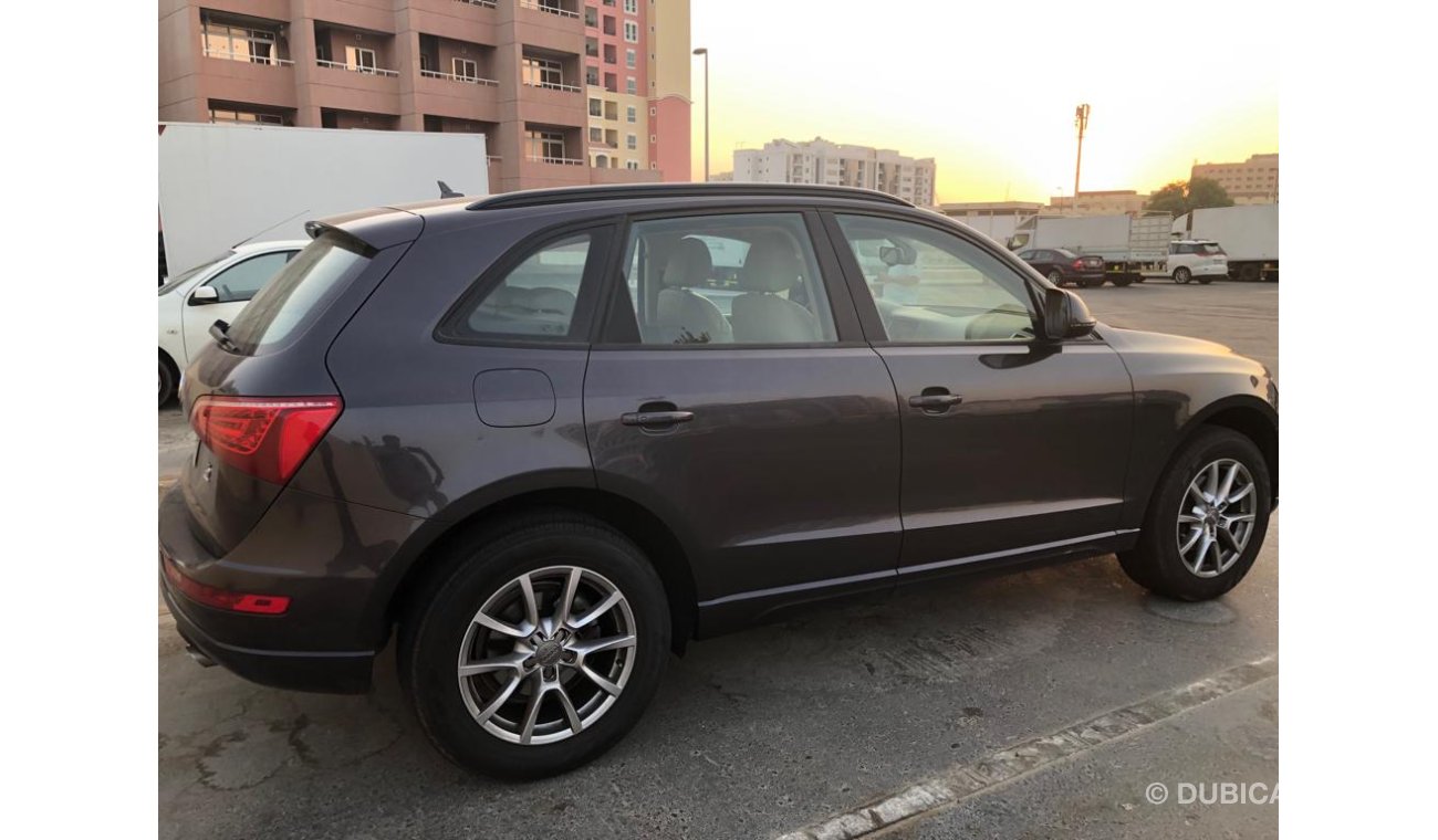 Audi Q5 2.0 S-Line 2011 GCC