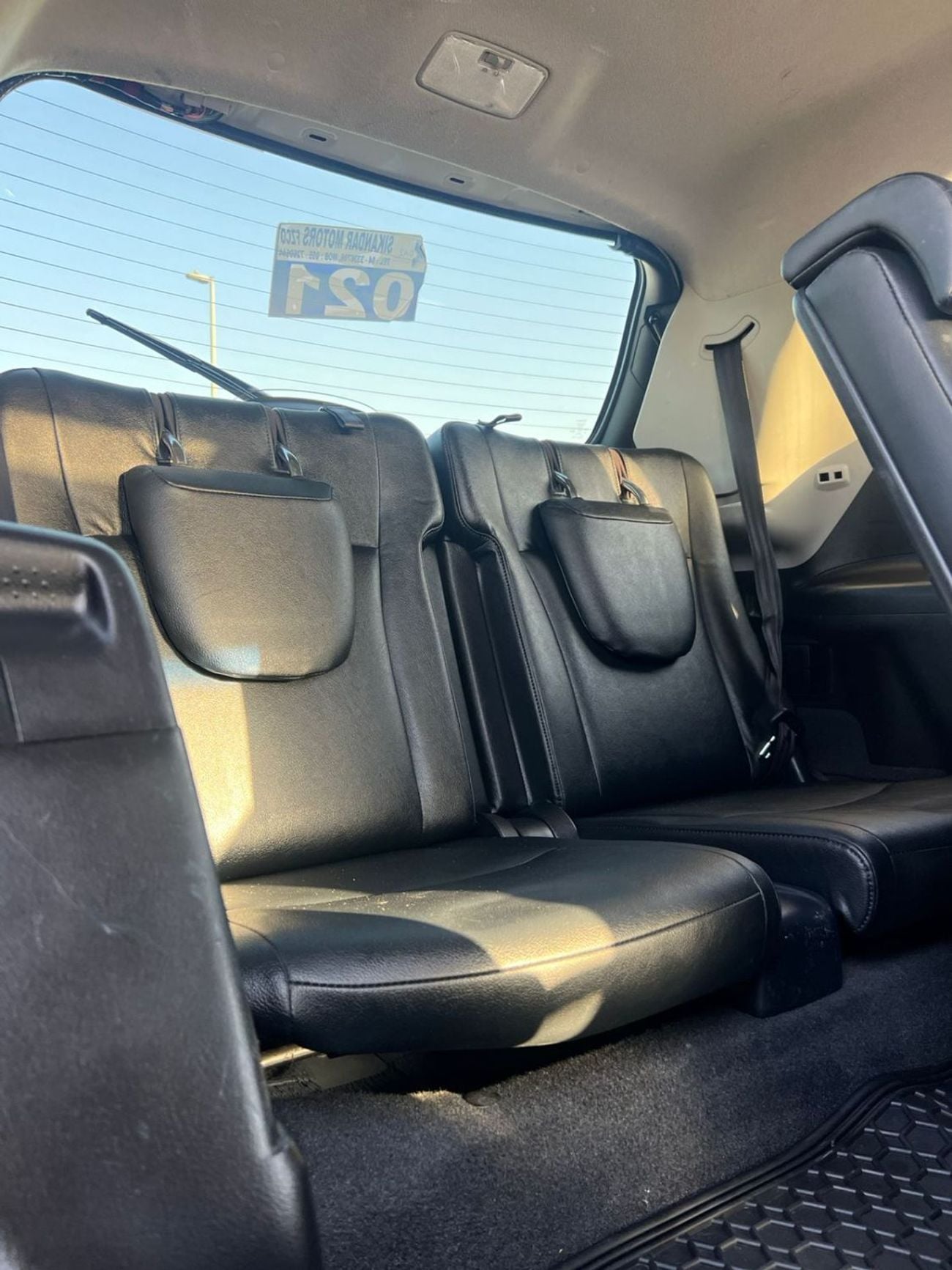 Toyota Highlander  2013 Toyota Highlander Hybrid 3.5L V6 - Rear Camera Leather Seat - Sunroof