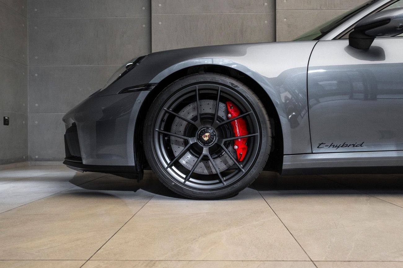 Porsche 911 Carrera GTS 3.0L (450 HP) Coupe