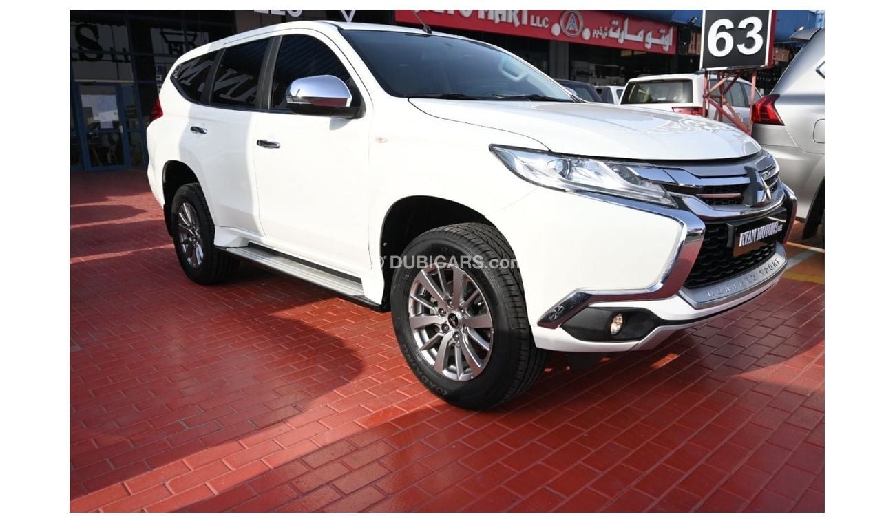 ميتسوبيشي مونتيرو ميتسوبيشي مونتيرو سبورت 3.0 لتر دفع رباعي 5 باب اللون الابيض الموديل: 2017