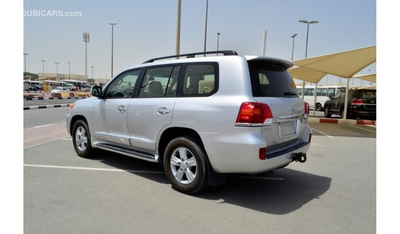 Toyota Land Cruiser GXR V8