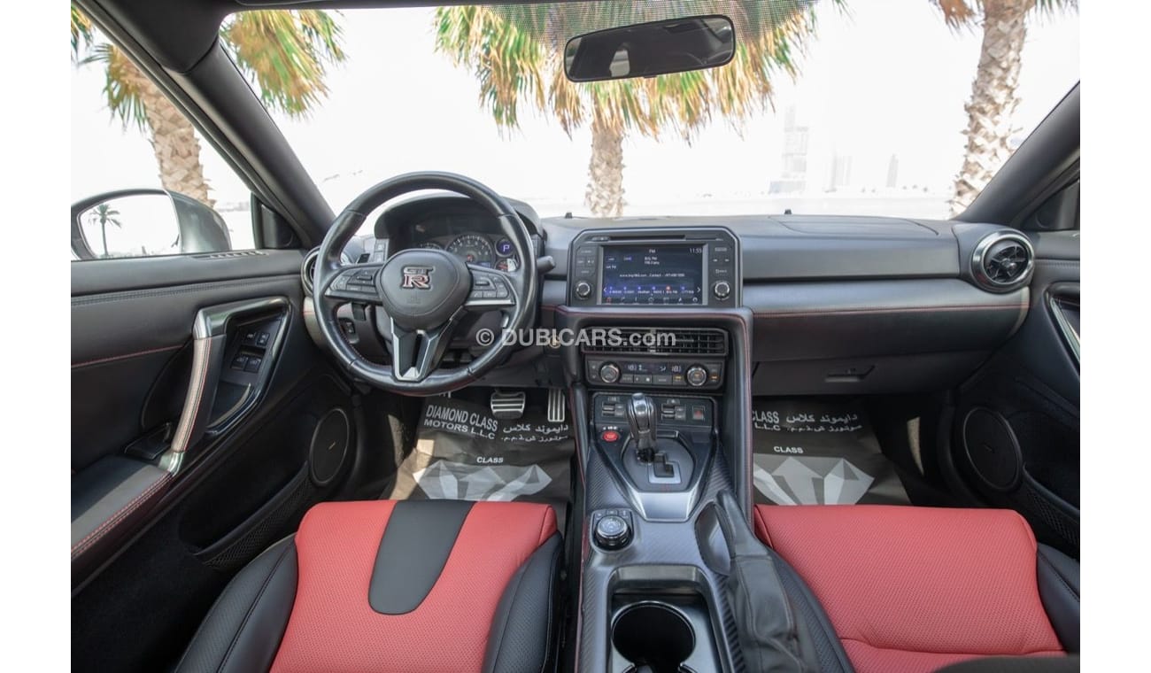 Nissan GTR Nissan GTR -V8 2017 Gcc Full Options 6-speed automated manual All wheel drive