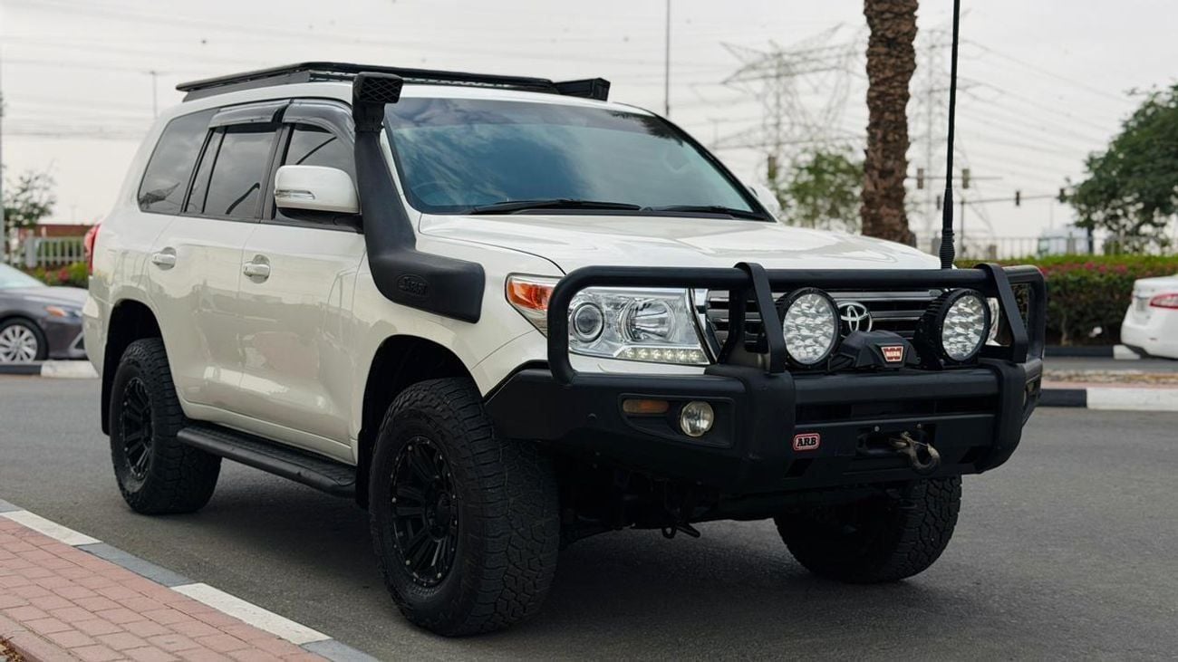 تويوتا لاند كروزر -