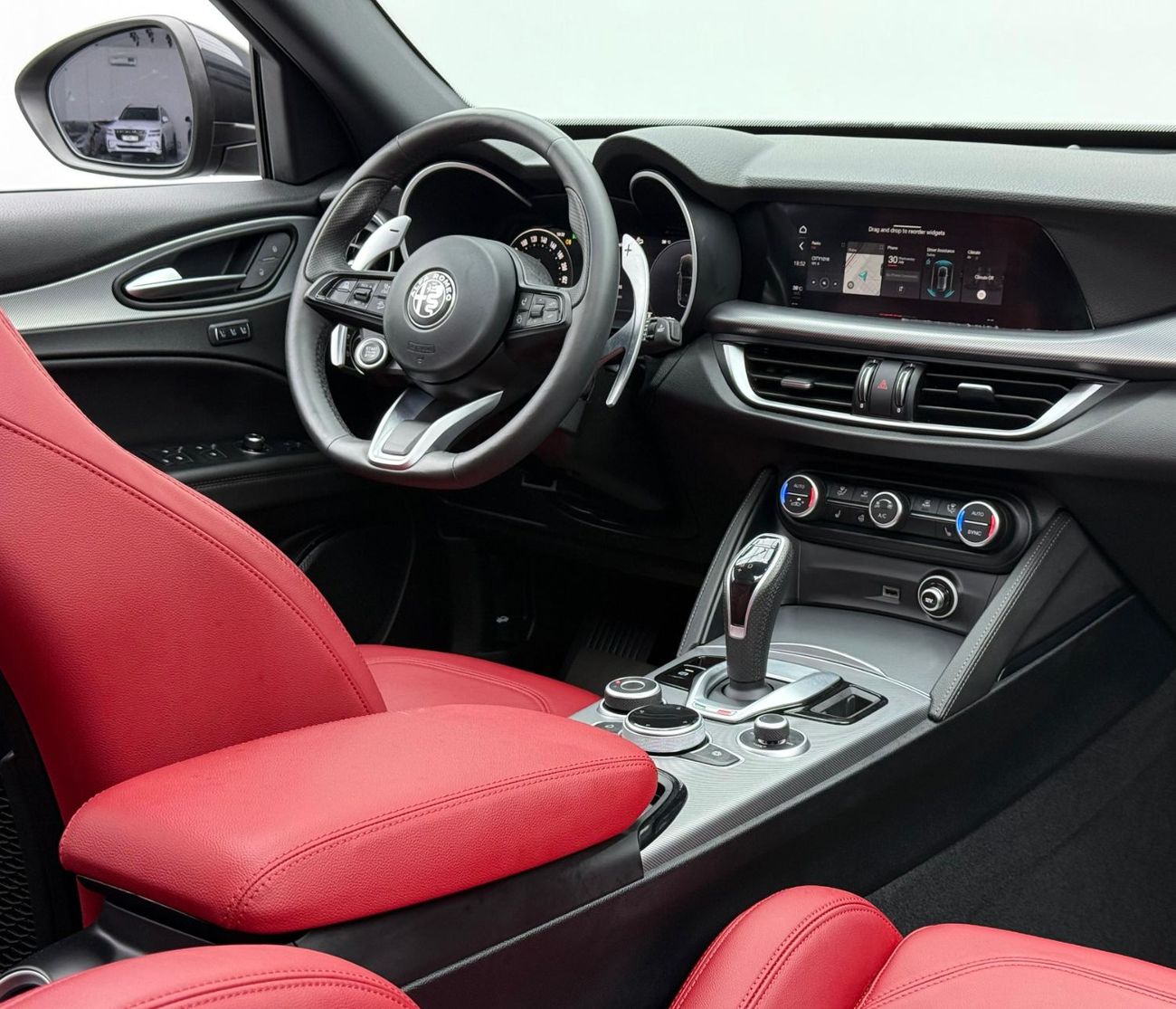 Alfa Romeo Stelvio 2024 Alfa Romeo Stelvio Veloce Q4 MCA, 2028 Agency Warranty Service, Agency FSH, GCC