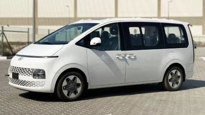 Hyundai Staria COMFORT Hyundai Staria 3.5L 11 STR Premier AT 2026 • Petrol • Automatic