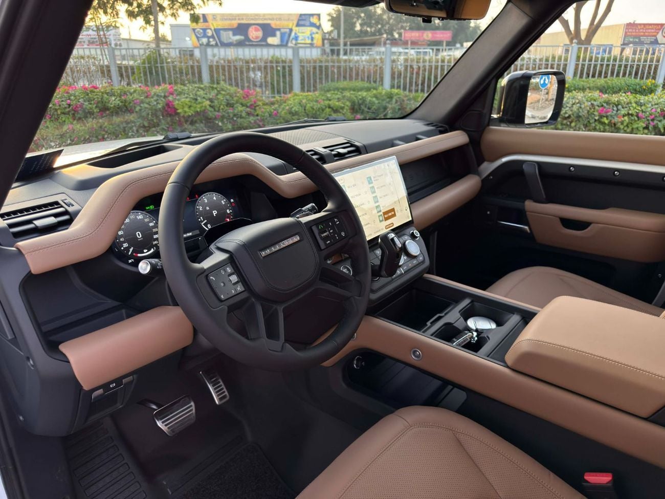 لاند روفر ديفندر **2026**GCC SPEC P525 UNDER WARRANTY AND SERVICE