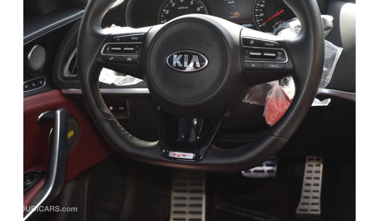 Kia Stinger Top opition V6 uder warranty and service free to 2024