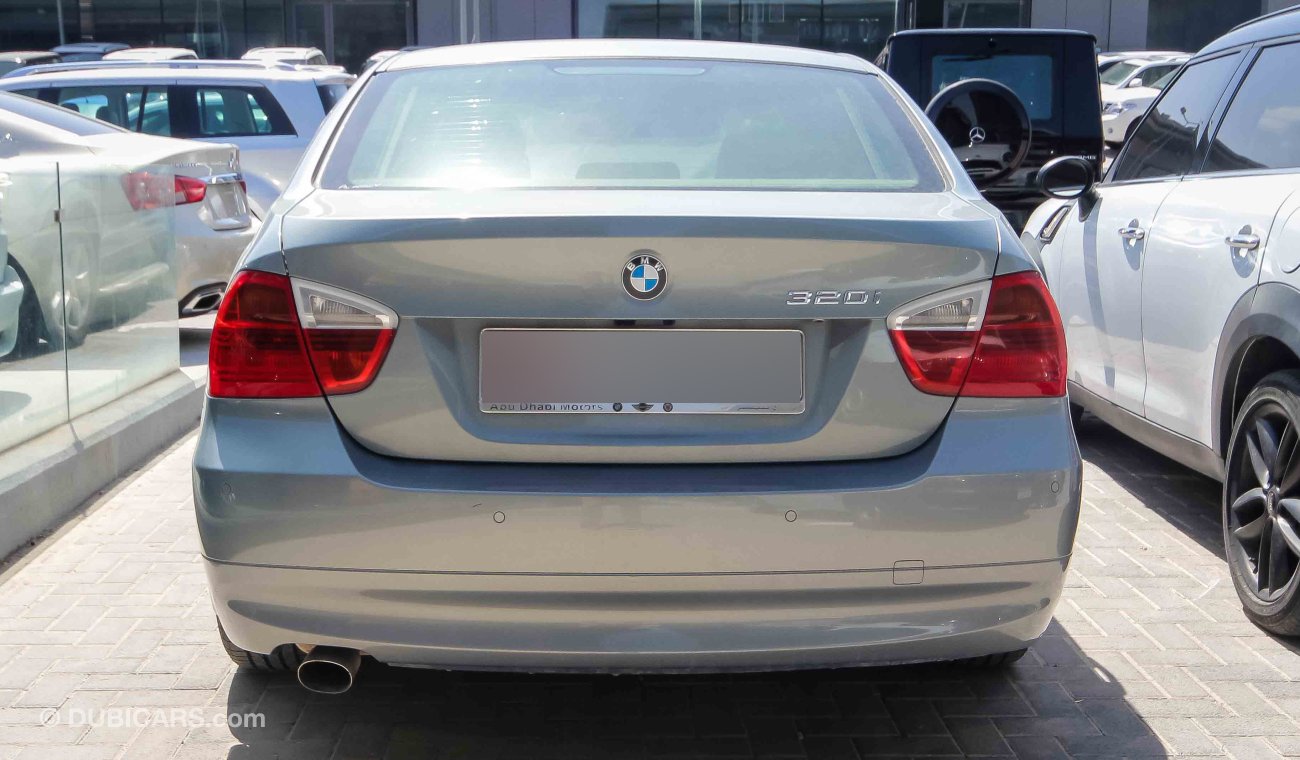 بي أم دبليو 320 i