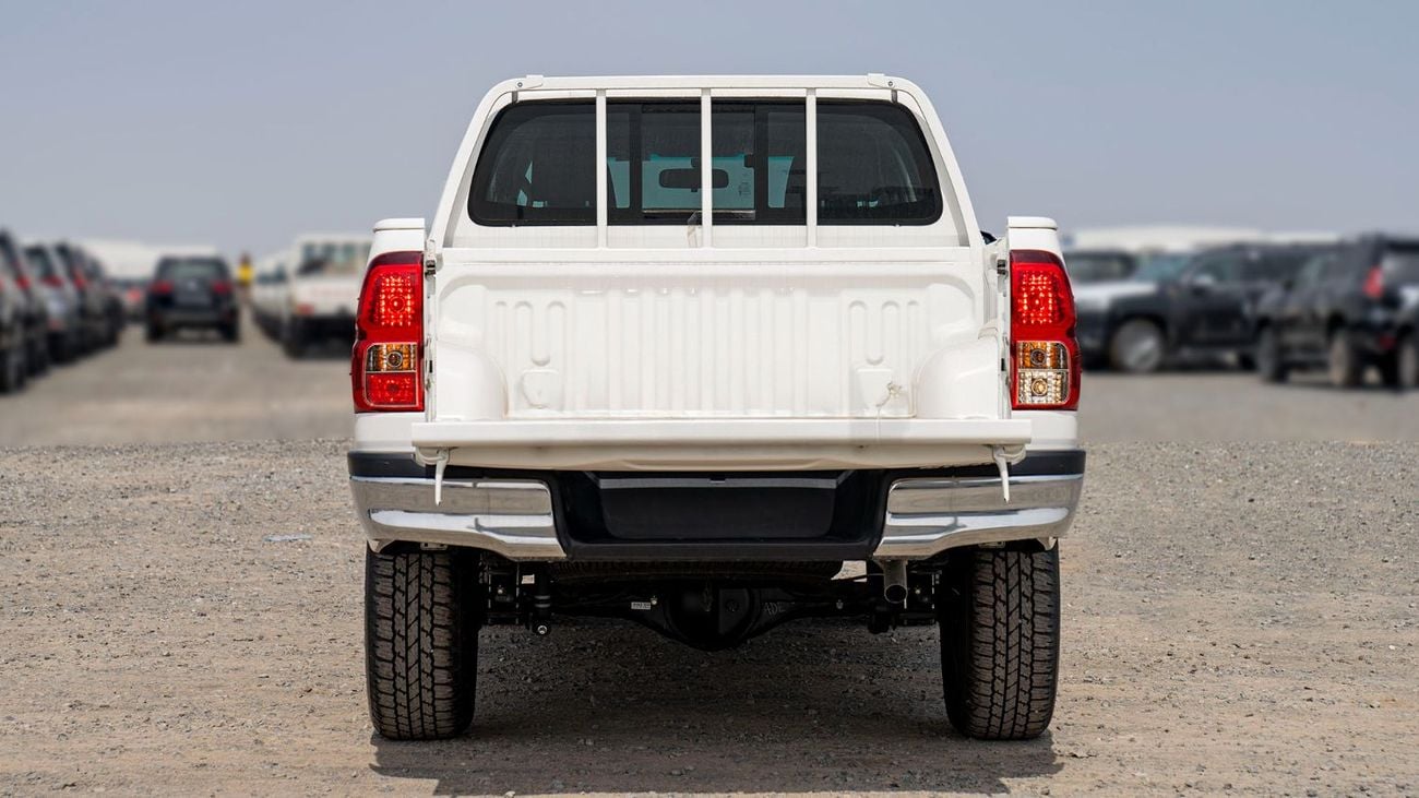 Toyota Hilux MID OPTION PETROL 2.7 AT