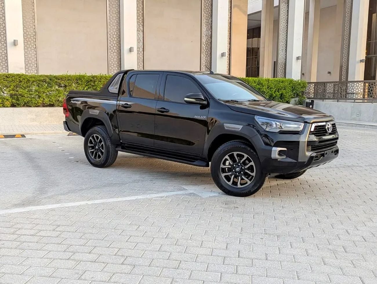 تويوتا هيلوكس Facelifted Adventure GCC Specs