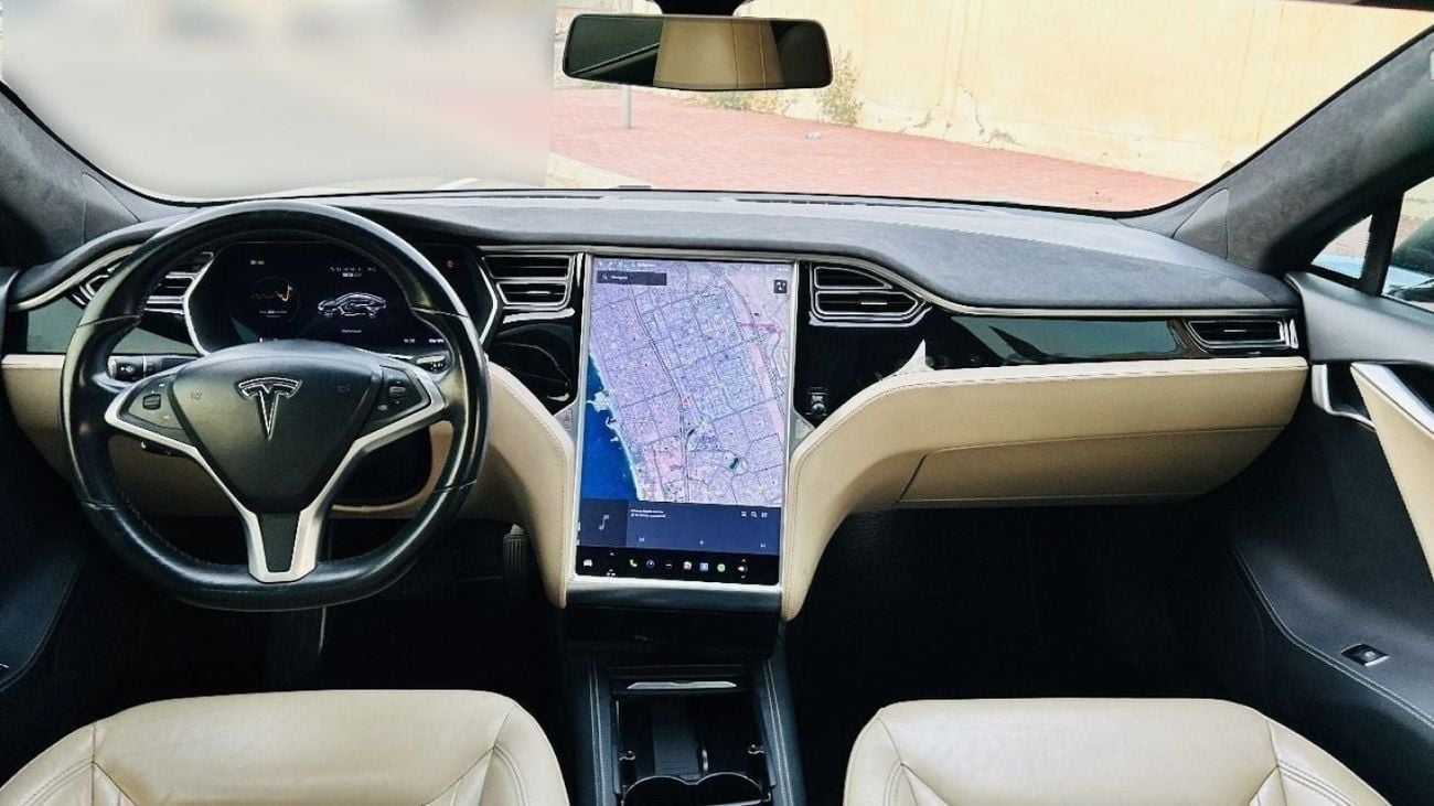 تسلا Model S تيسلا موديل S P85D 2015 | دول مجلس التعاون الخليجي | محرك مزدوج | فش | العديد من الإضافات