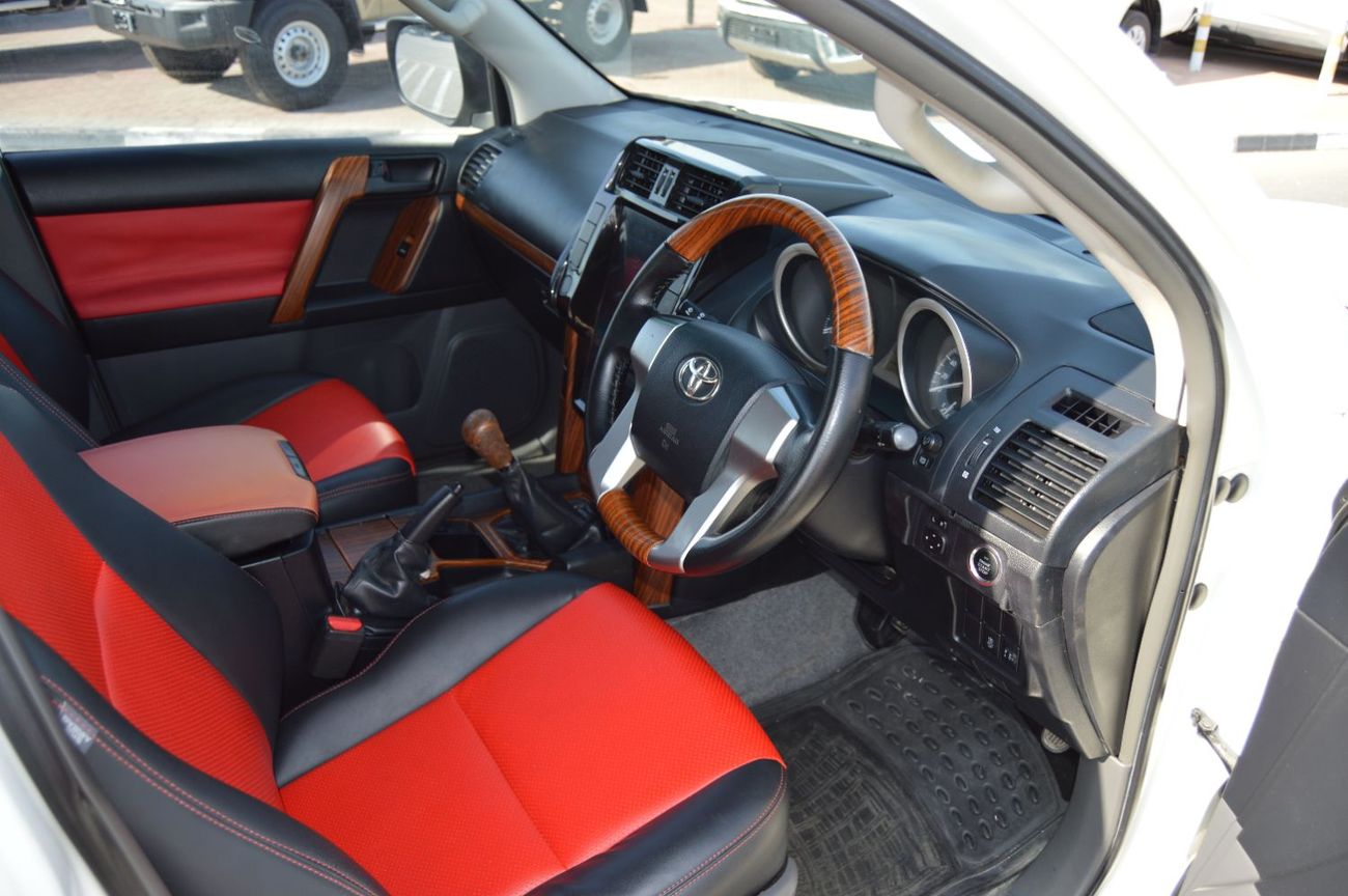 Toyota Prado *Land cruiser Prado*   Right Hand Drive Model: *2011* Push button start,  Engine: V4