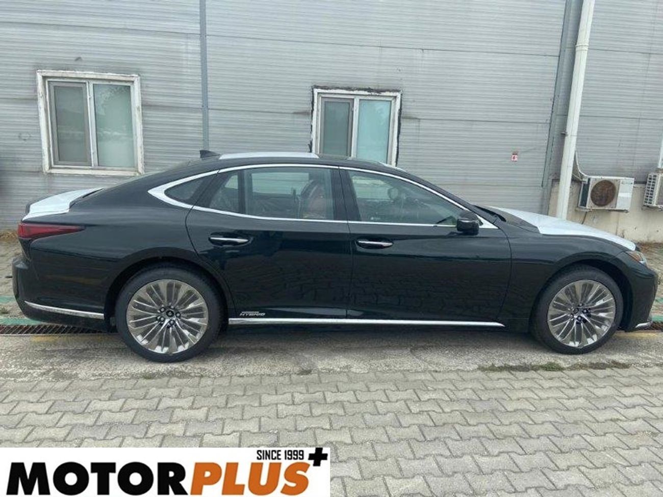 Lexus LS500 HYBRID EXCLUSIVE AWD with "Ottoman Seat”