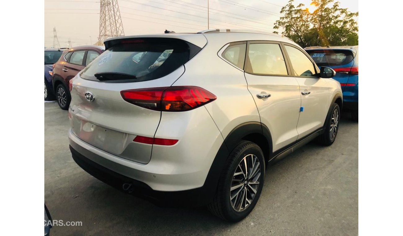 Hyundai Tucson 2.0L-PUSH/START-ALLOY RIMS-POWER SEAT-REAR AC-WIRELESS CHARGER-PANORAMIC ROOF