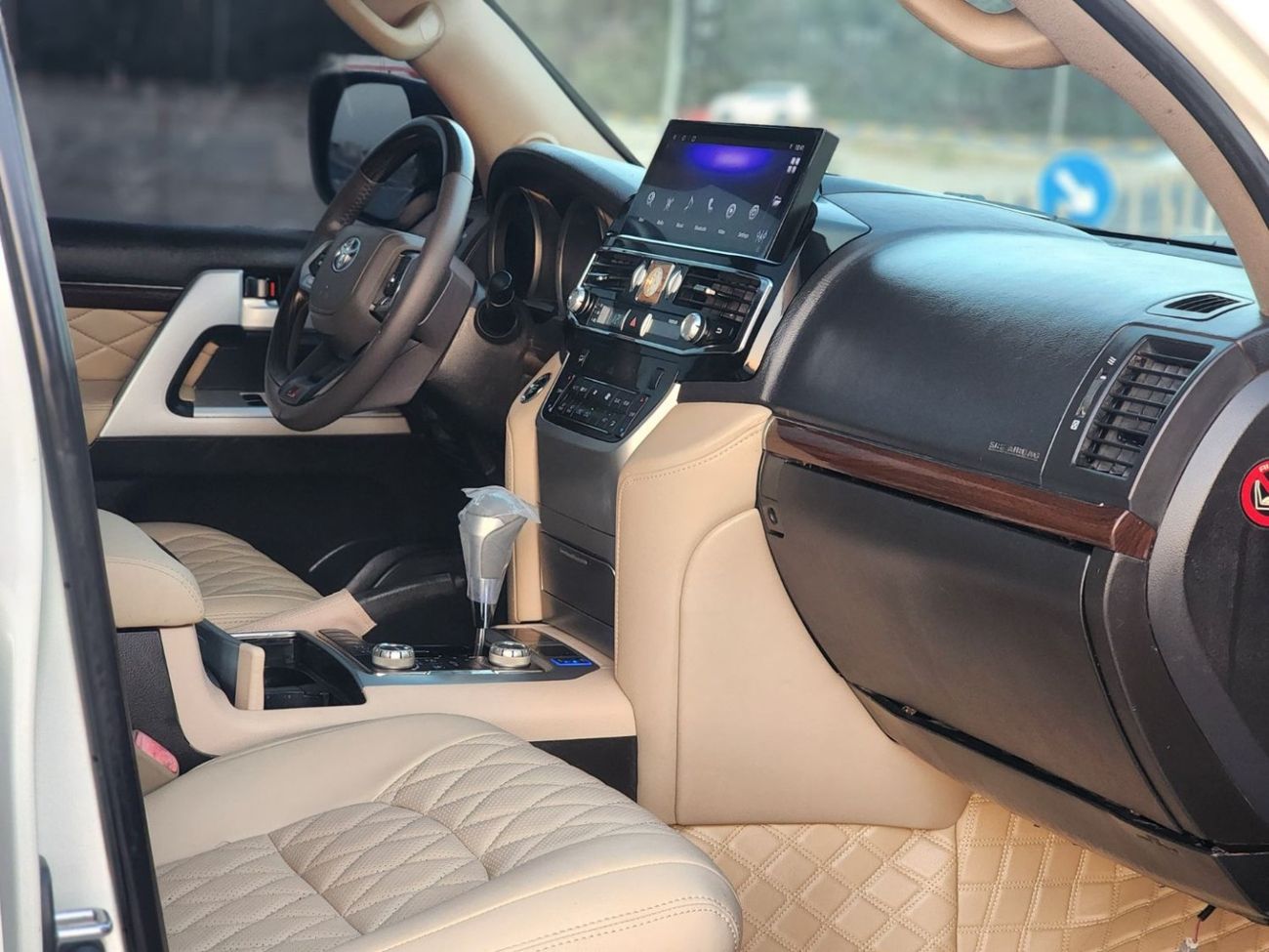 Toyota Land Cruiser V8 VX.R upgrade 2023