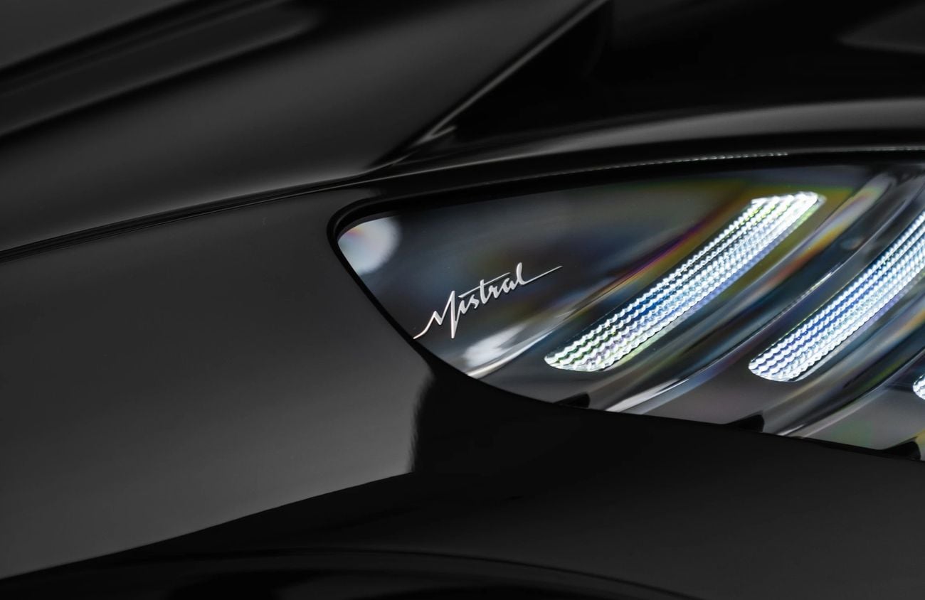 بوغاتي Mistral 8.0L W16 Quad-Turbocharged Engine