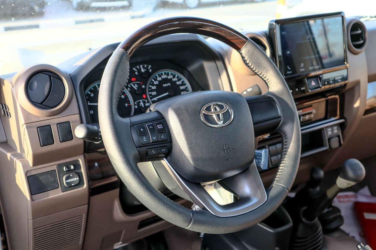 تويوتا لاند كروزر بيك آب Std 4.0L Single Cab Utility 4WD