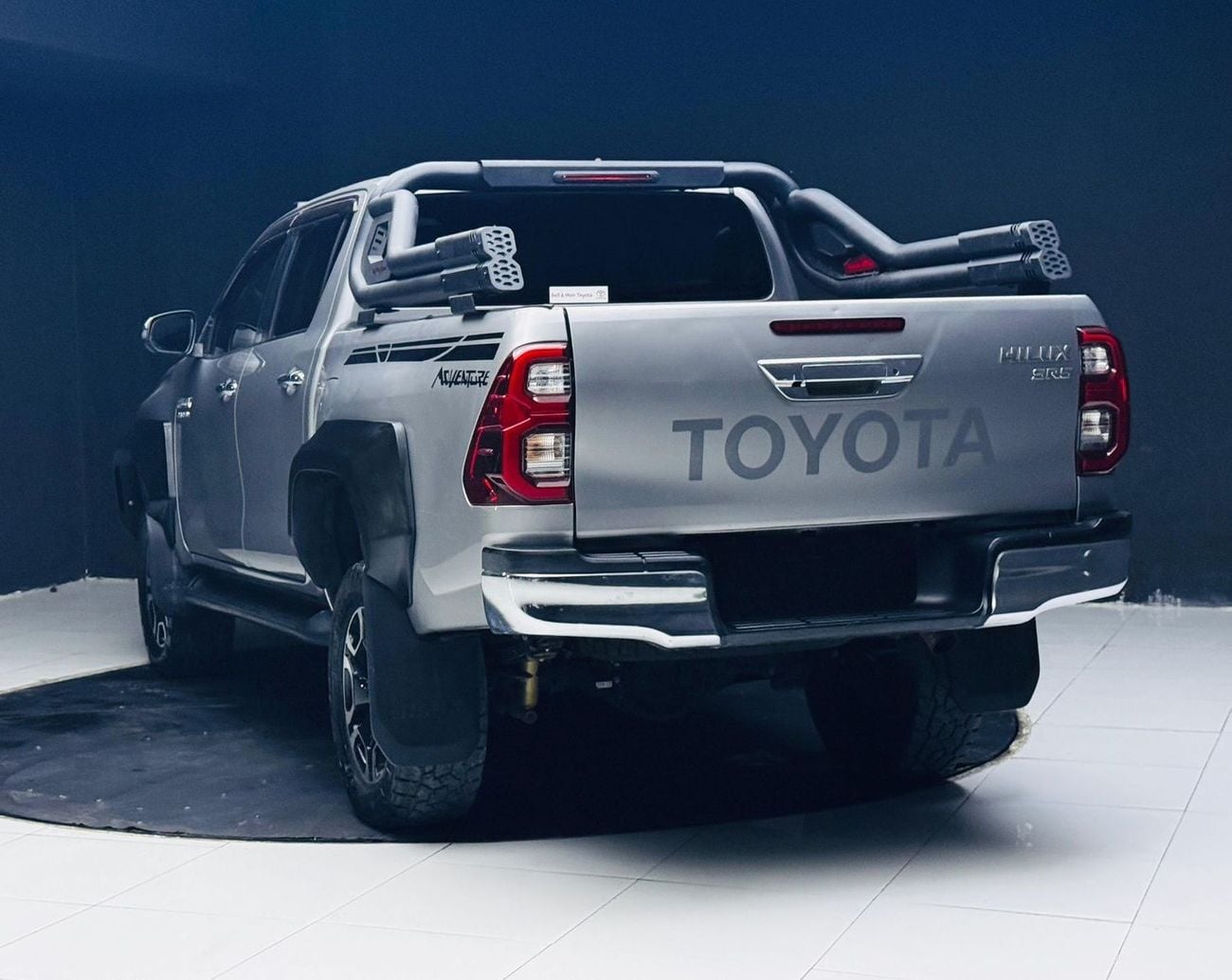 Toyota Hilux diesel 2.8 liter ,right hand drive ,automatic gear ,only for export