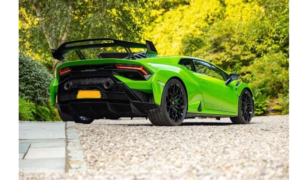 لمبرجيني هوراكان Lamborghini Huracan STO RIGHT HAND DRIVE