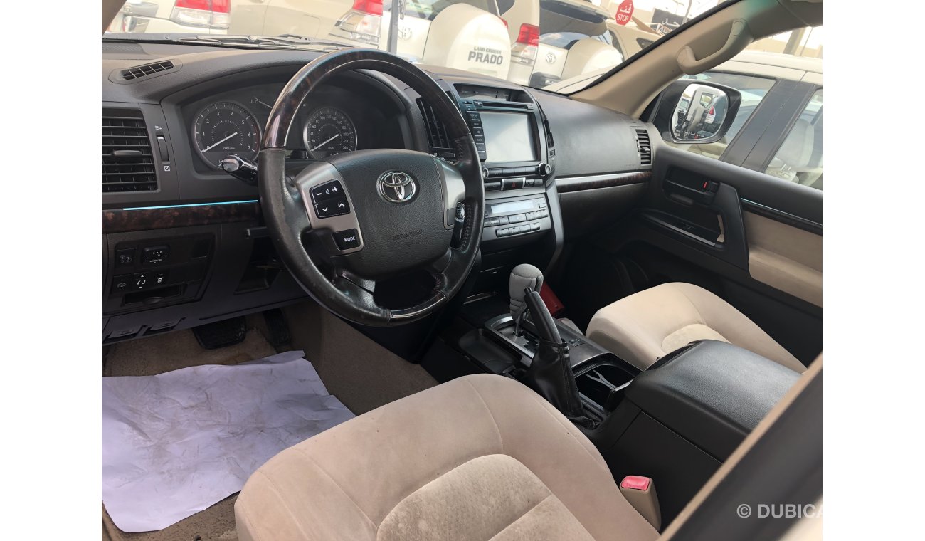 Toyota Land Cruiser Gxr V6,model:2011.Excellent condition