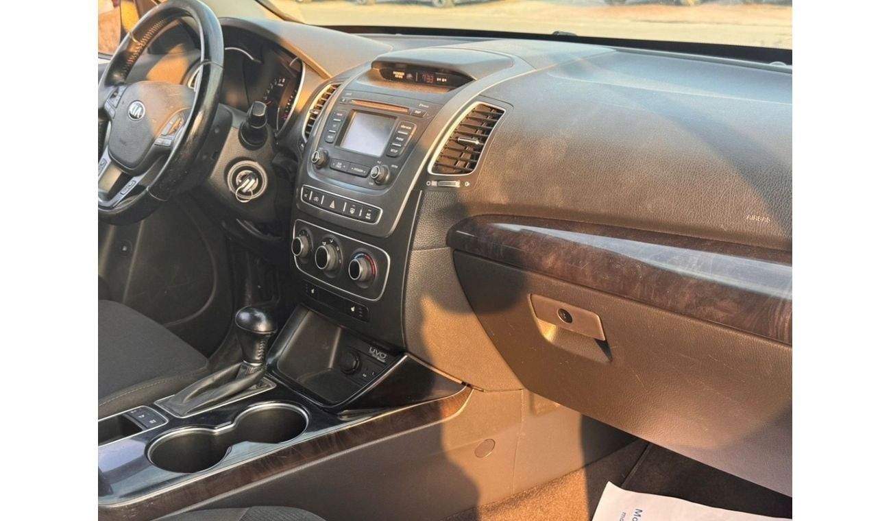 Kia Sorento Base 3.3L AWD