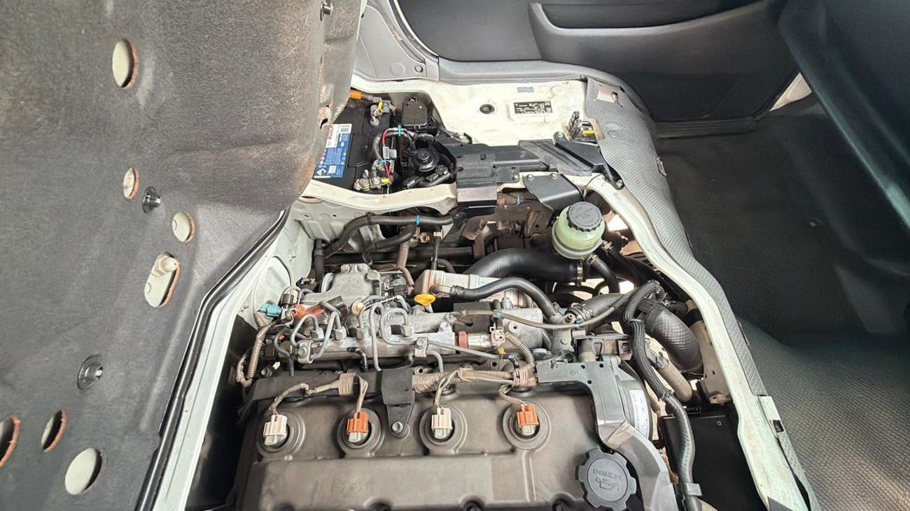 Toyota Hiace 2009 | RHD | 3.0L DIESEL ENGINE | MANUAL TRANSMISSION | 14 SEATERS | 2WD |