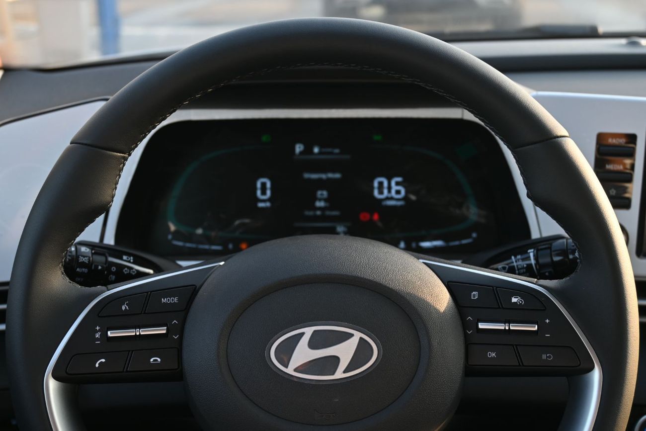 Hyundai Elantra Hyundai Elantra 1.5L, Petrol, Model 2025 Color White